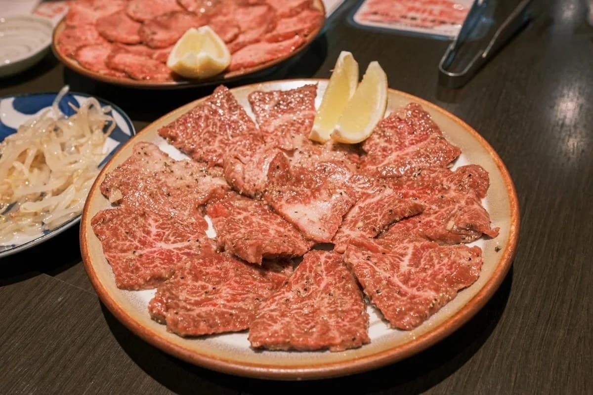 焼肉おじさん、伝説は住宅街で静かに続く。